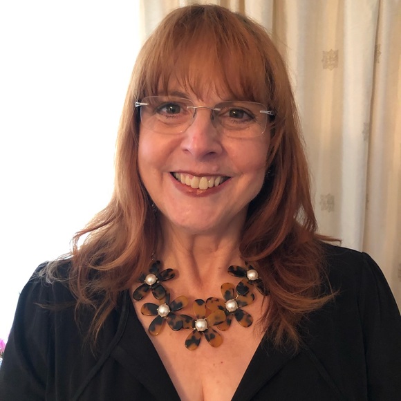 Meet your Posher, Julie - Picture 8 of 8